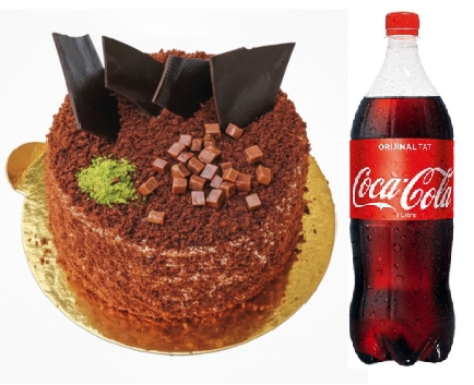 4-6 Kişilik Yaş Pasta Menüsü - Yoğun Çikolata ve Soğuk Kola